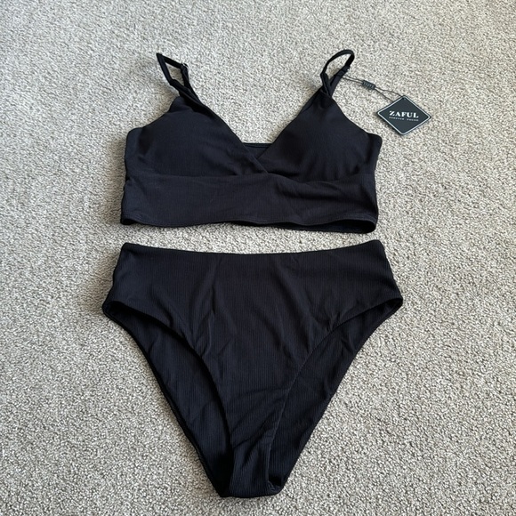 -NWT ZAFUL Women's V Neck Tankini Set - Size: Medium - Picture 2 of 6